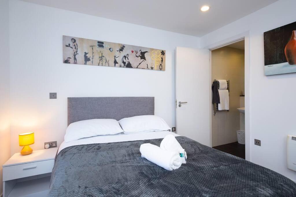 Stylish Mediacity 2Bed, Sleeps 6, Amazing Views Manchester Kültér fotó