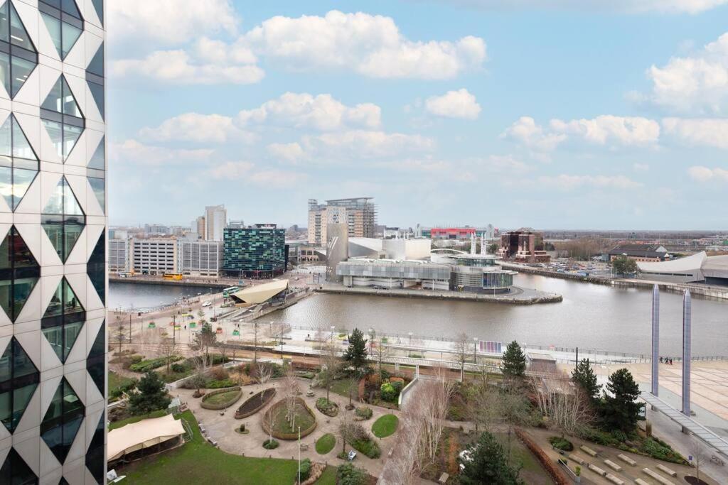 Stylish Mediacity 2Bed, Sleeps 6, Amazing Views Manchester Kültér fotó