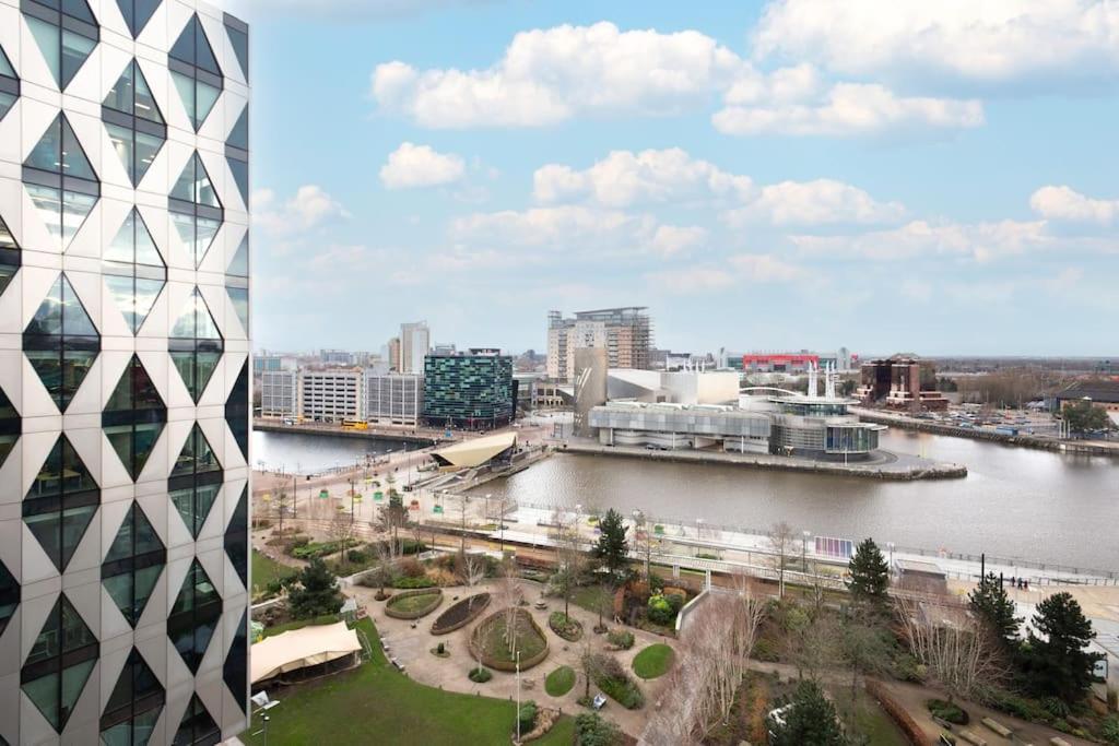 Stylish Mediacity 2Bed, Sleeps 6, Amazing Views Manchester Kültér fotó