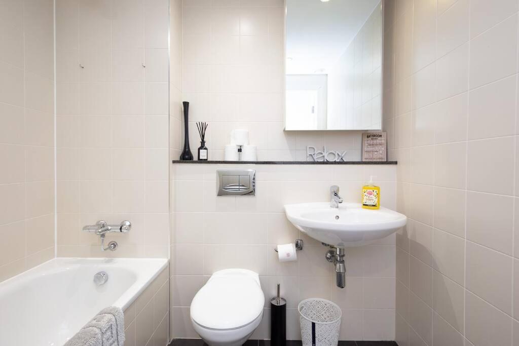 Stylish Mediacity 2Bed, Sleeps 6, Amazing Views Manchester Kültér fotó