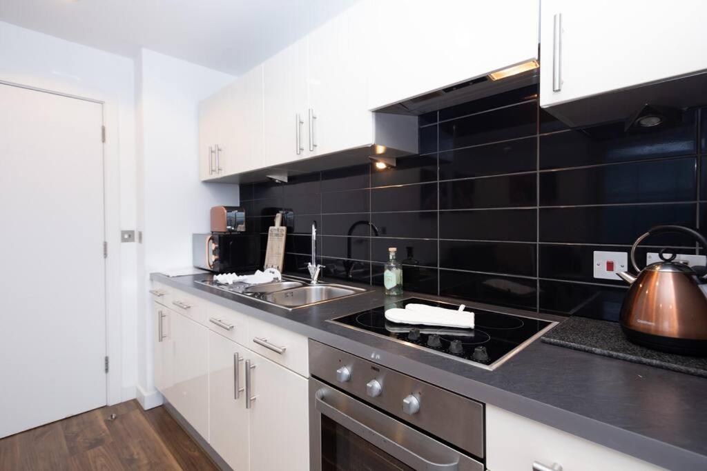 Stylish Mediacity 2Bed, Sleeps 6, Amazing Views Manchester Kültér fotó