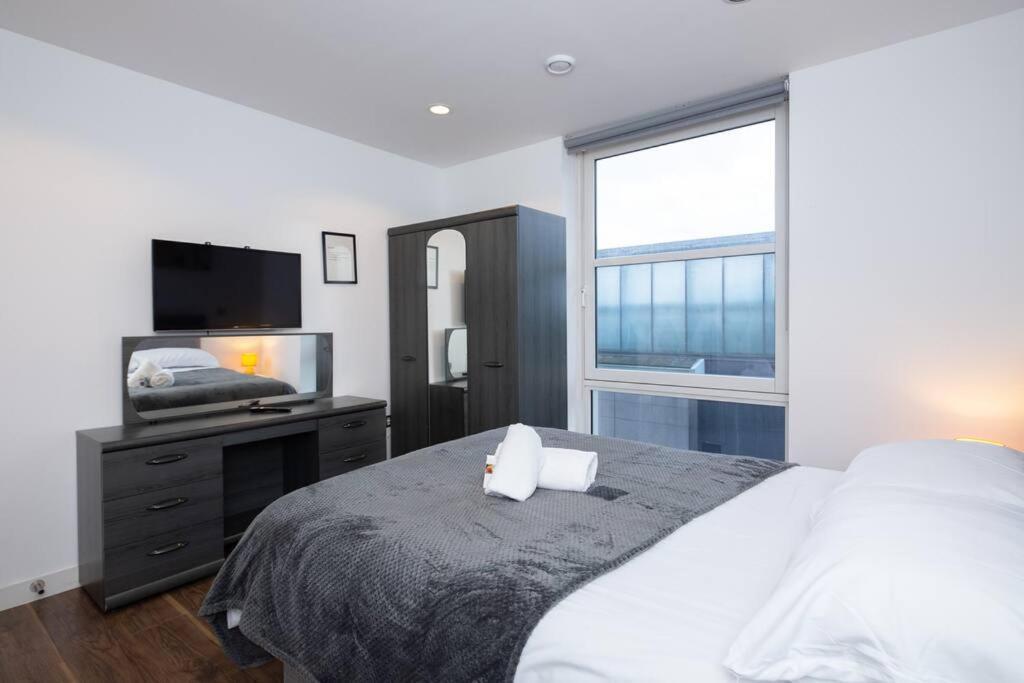Stylish Mediacity 2Bed, Sleeps 6, Amazing Views Manchester Kültér fotó