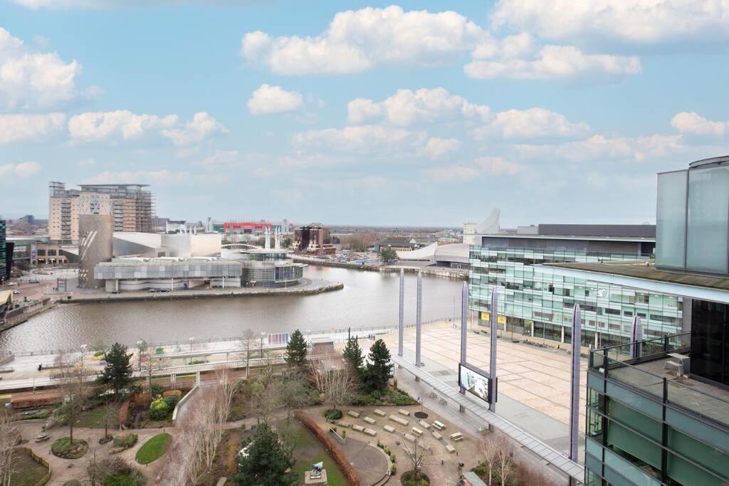 Stylish Mediacity 2Bed, Sleeps 6, Amazing Views Manchester Kültér fotó