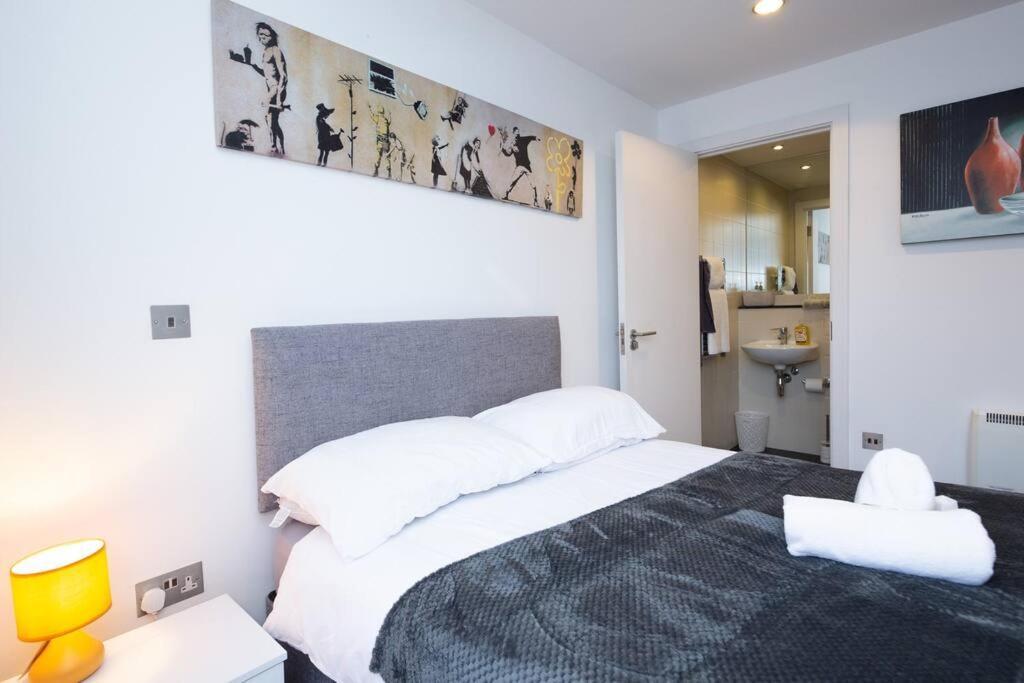 Stylish Mediacity 2Bed, Sleeps 6, Amazing Views Manchester Kültér fotó
