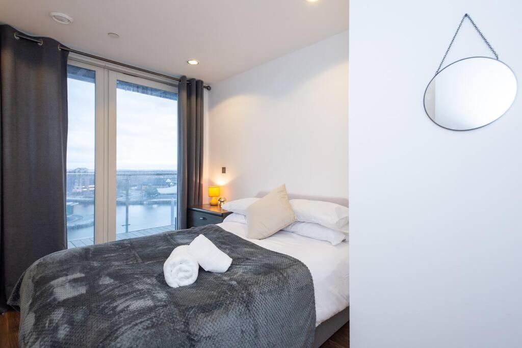 Stylish Mediacity 2Bed, Sleeps 6, Amazing Views Manchester Kültér fotó