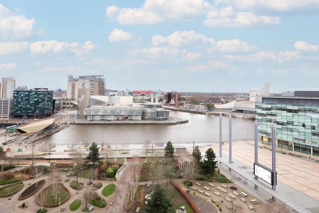 Stylish Mediacity 2Bed, Sleeps 6, Amazing Views Manchester Kültér fotó